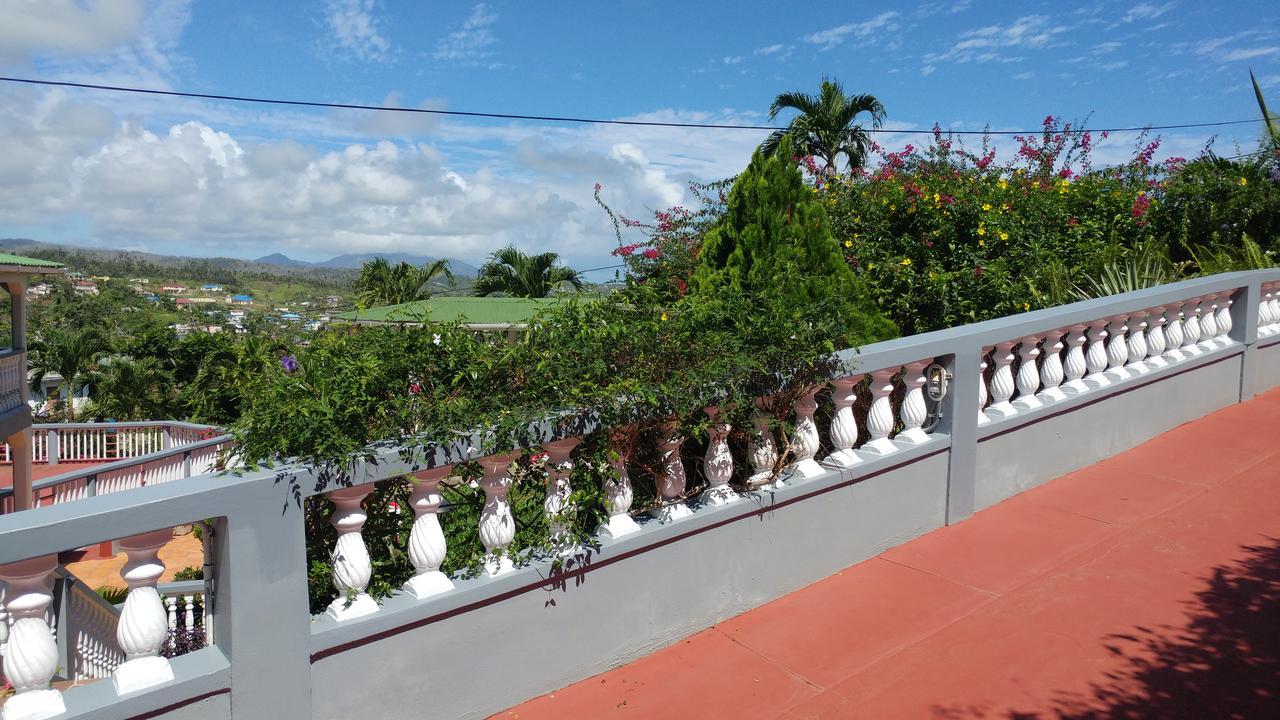 Classique International In Dominica Marigot Exterior photo